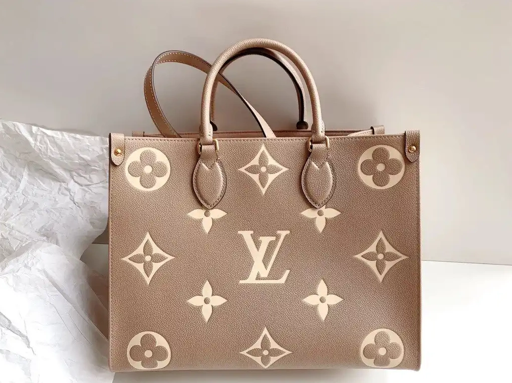 WIS LOUIS MM ONTHEGO VUITTON 0603